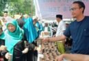 Joyosemoyo Community dan Jawara Bersatu Bagikan Pop Mie, Kopi, dan Teh Gratis untuk Jamaah Haul Sunan Ampel